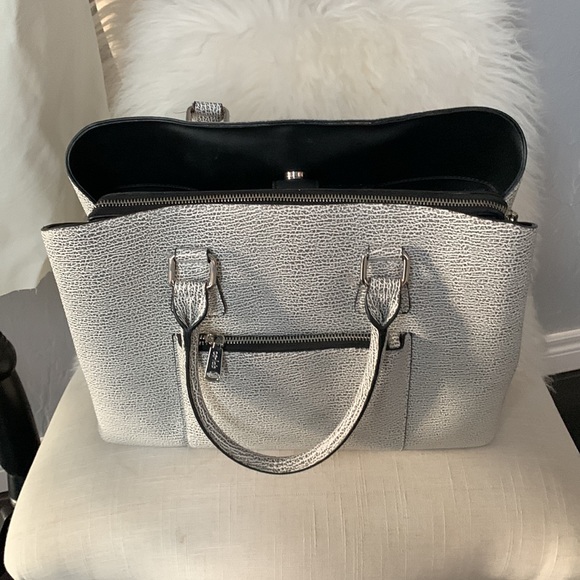 Colab Hand Bag - Picture 5 of 5